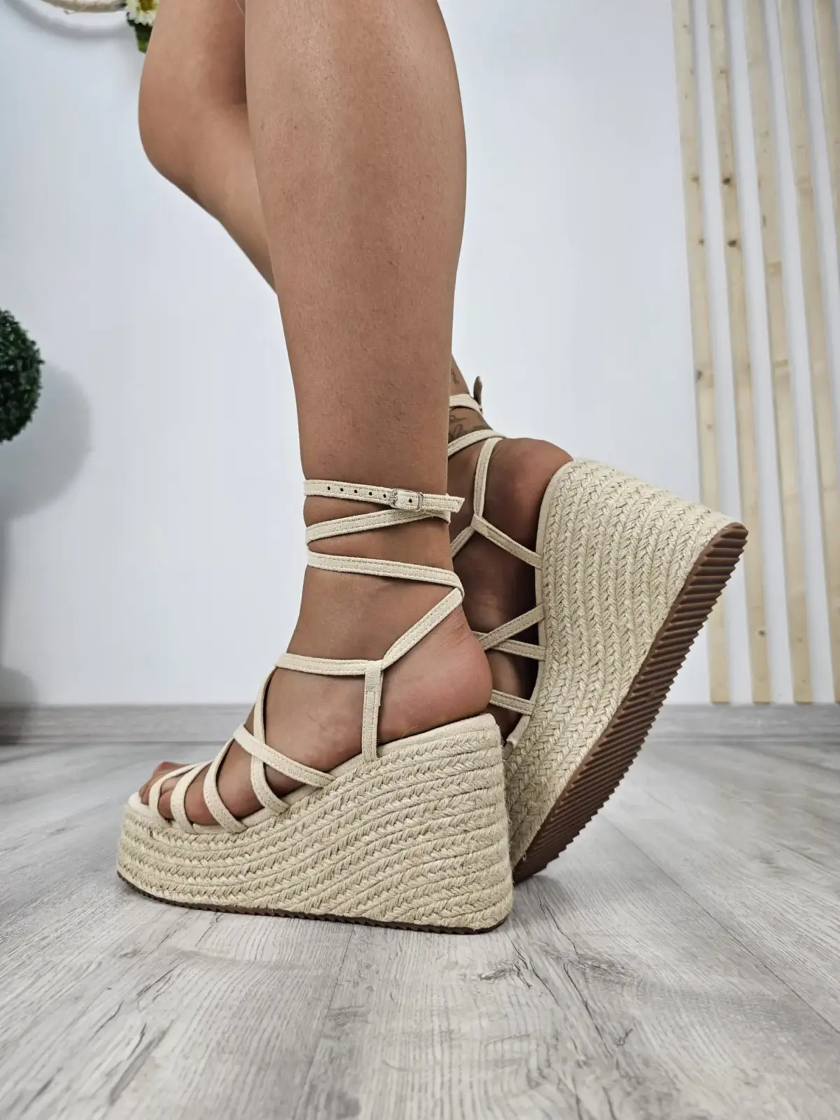 Cuña Victoria Beige