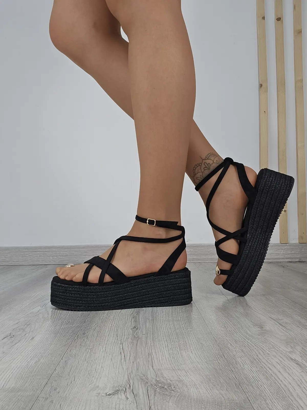 Cuña Greta Negra