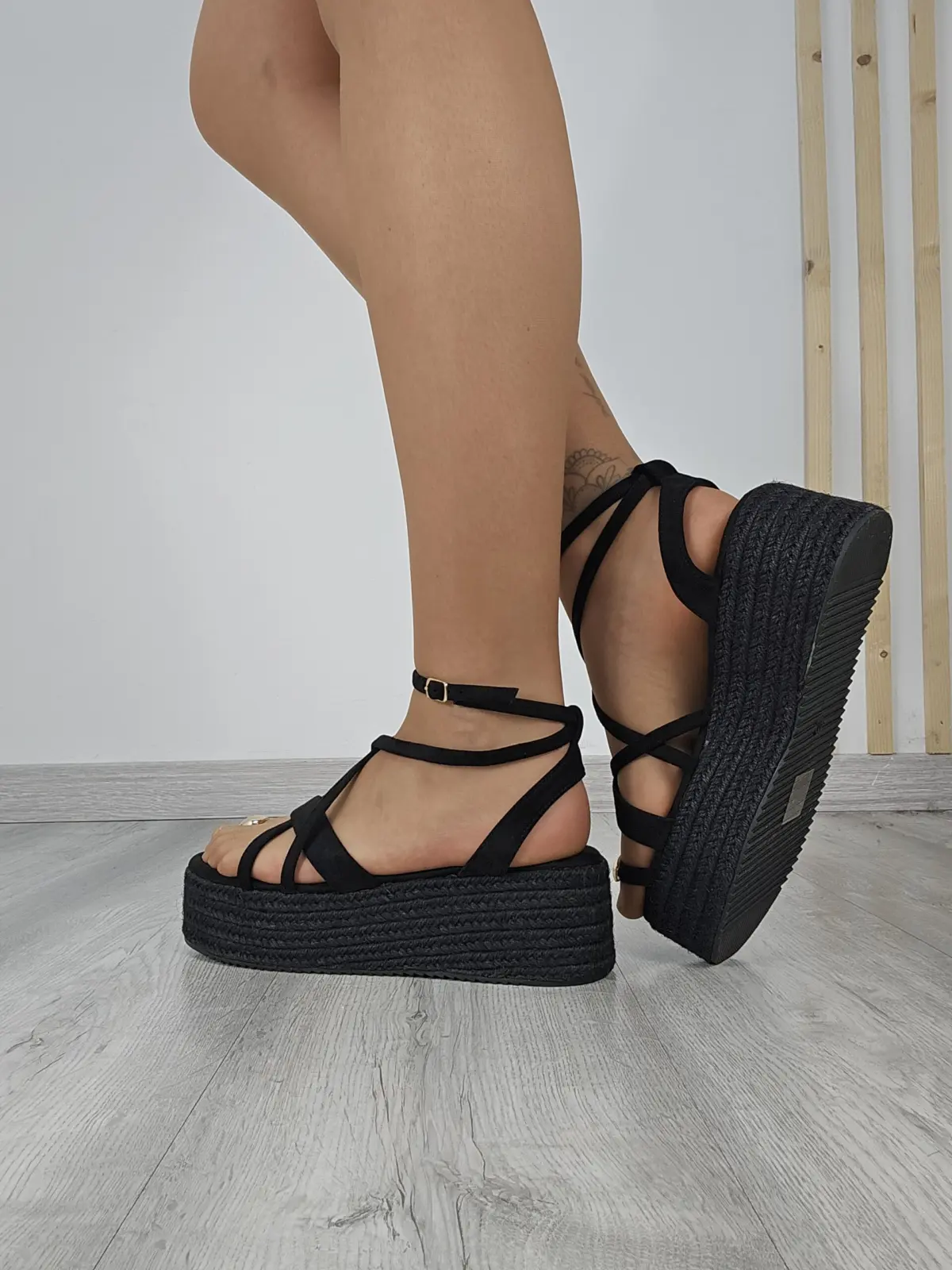 Cuña Greta Negra