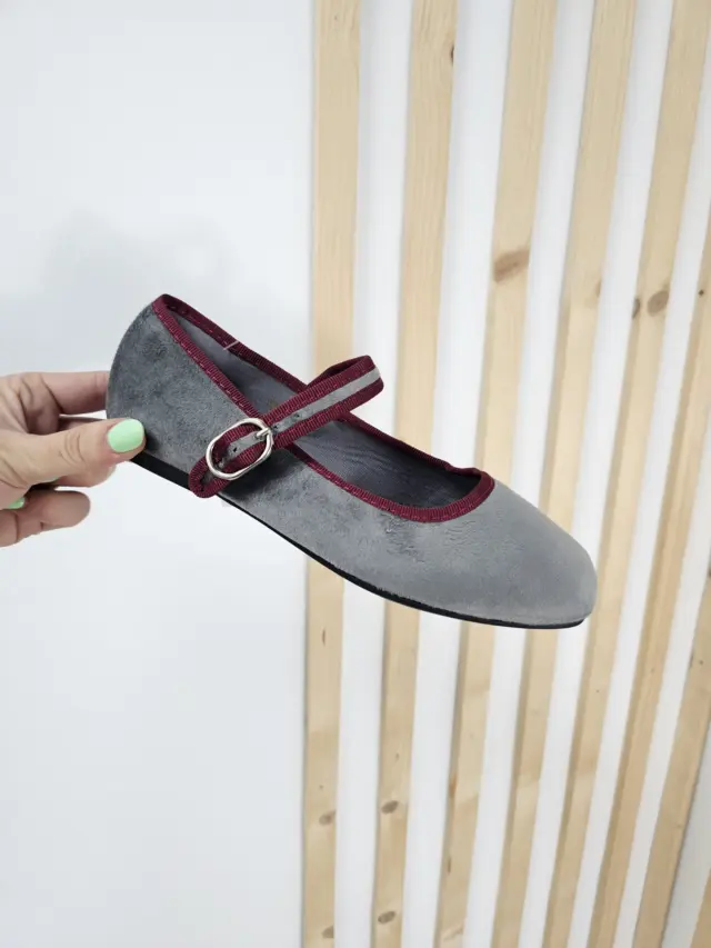Mercedita Miri Gris/Burdeos