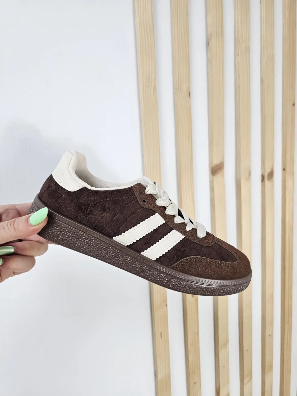 Deportiva Valeria Chocolate