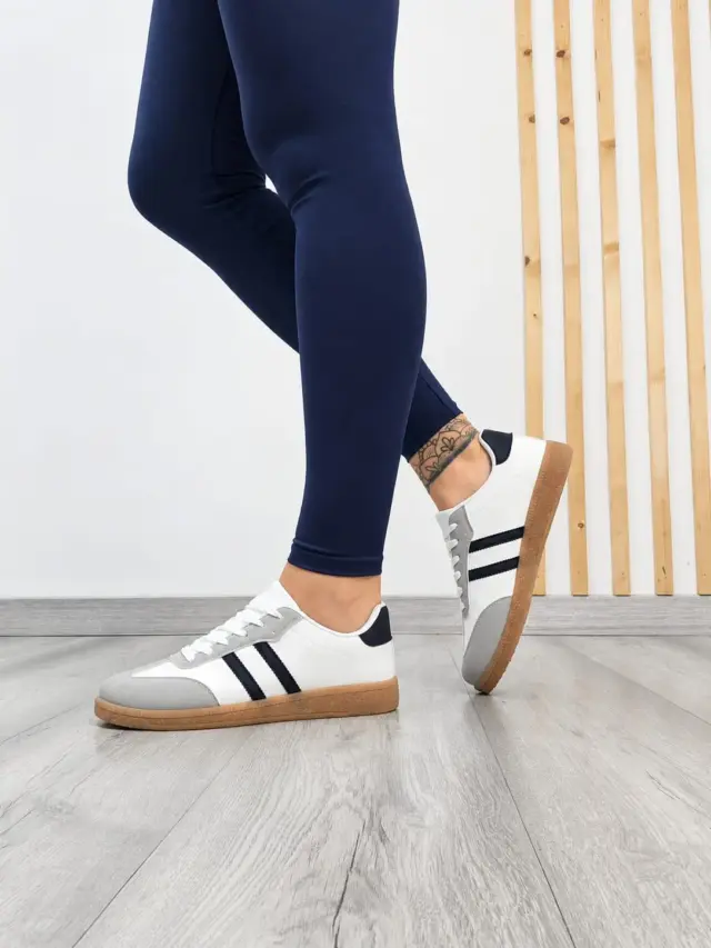 Deportiva Valeria Blanca